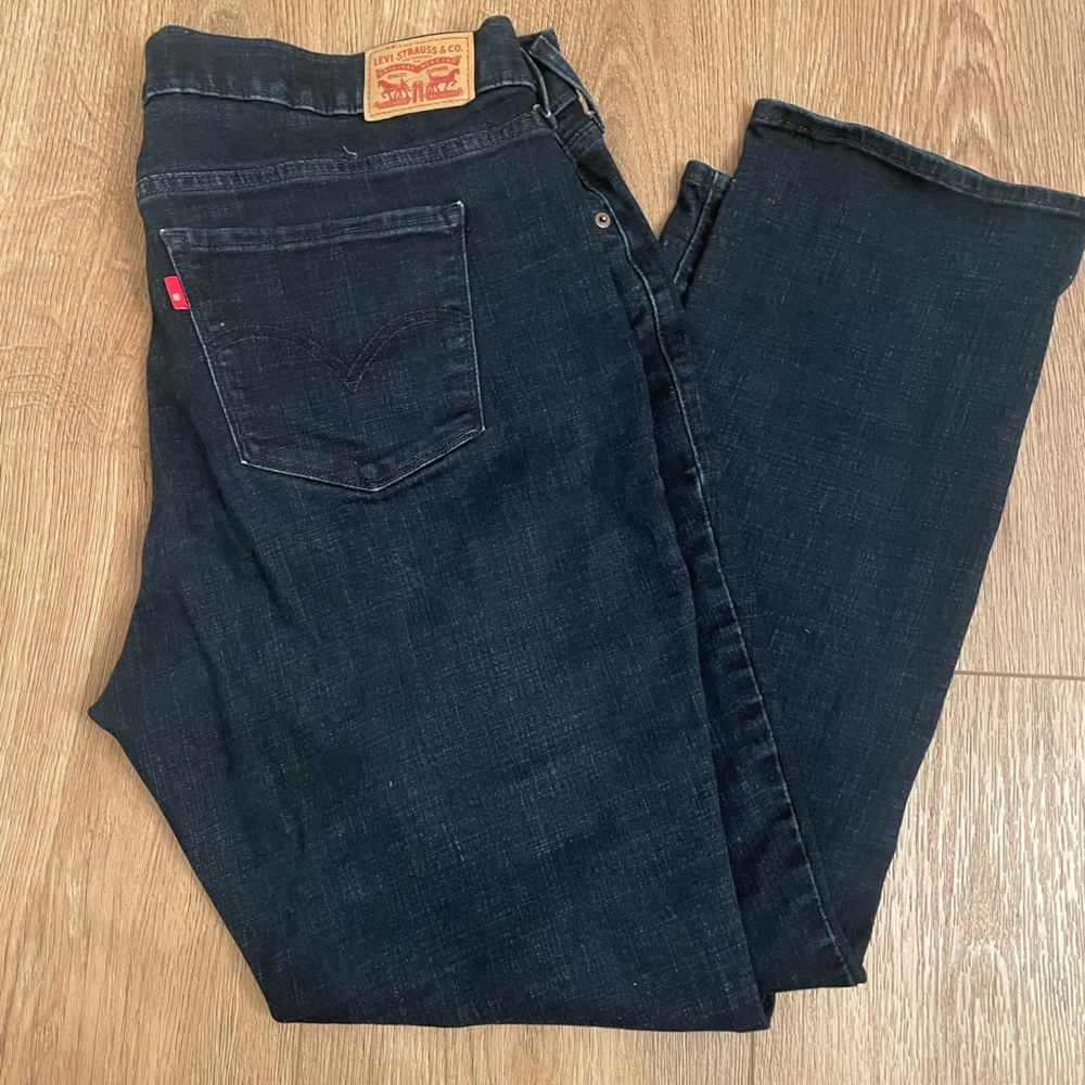 Levi & Strauss Co. Classic Straight Jeans